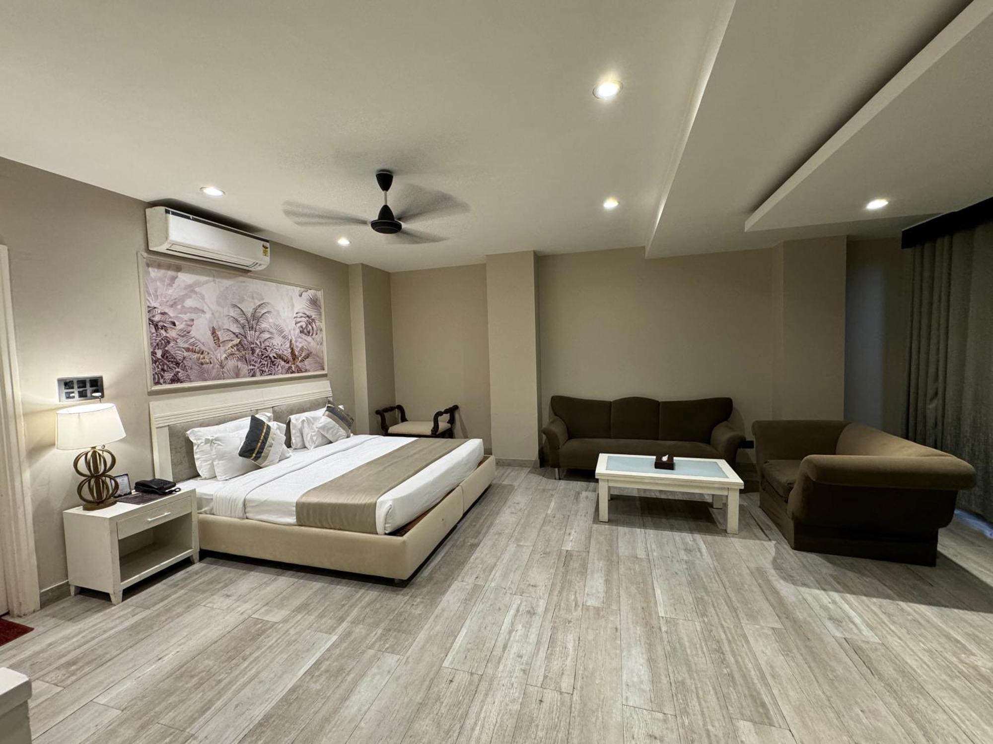Skon Boutique By Orion Hotels Nuova Delhi Esterno foto