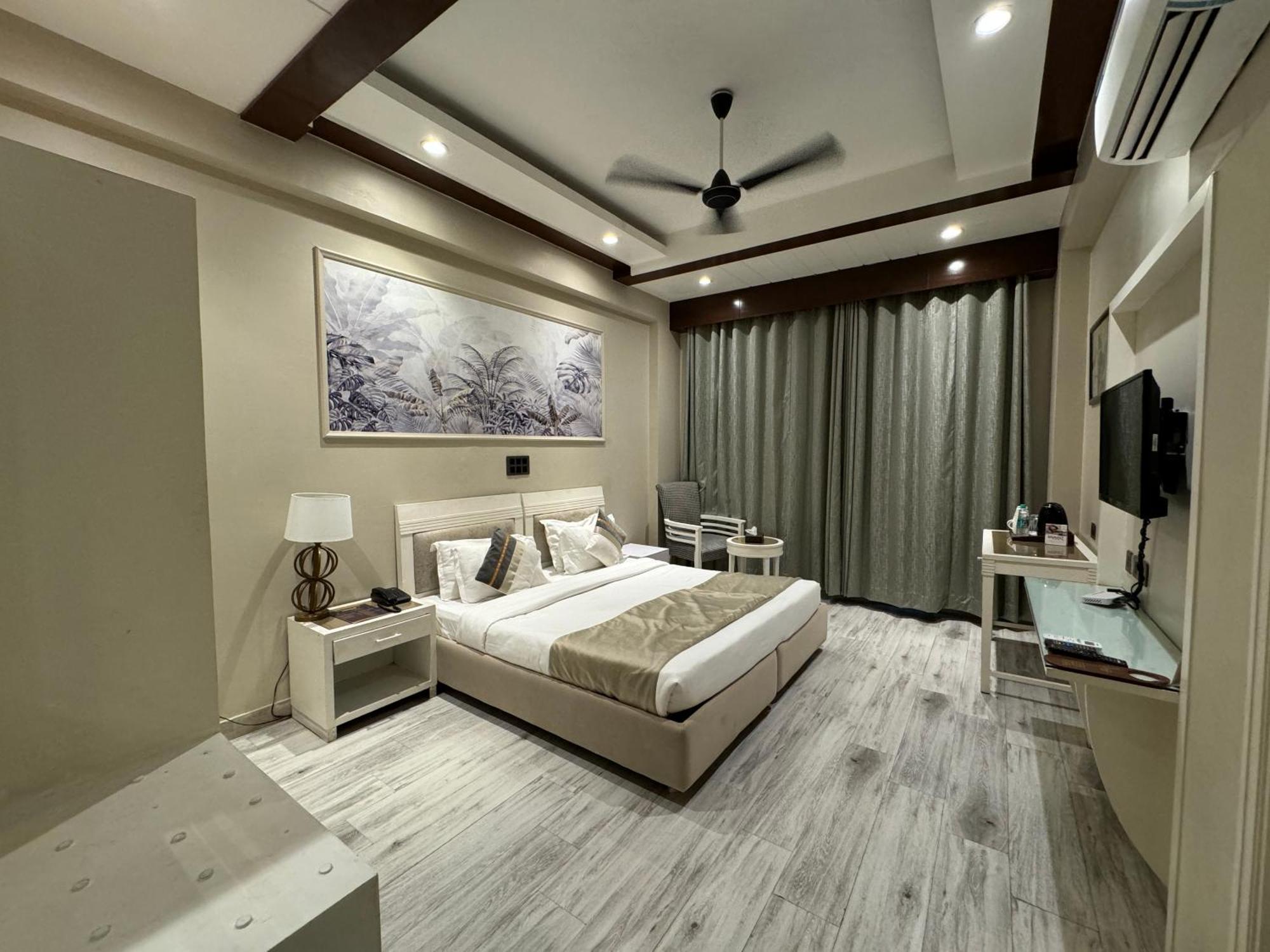 Skon Boutique By Orion Hotels Nuova Delhi Esterno foto
