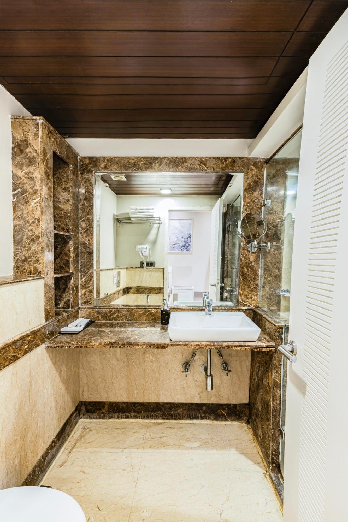 Skon Boutique By Orion Hotels Nuova Delhi Esterno foto